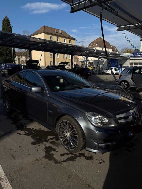 Gebraucht Mercedes C180 156 PS (114 kW) 2011 Grau Coupé