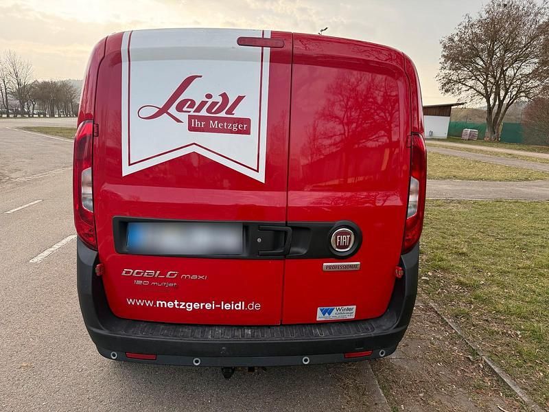 Gebraucht Fiat Doblò 120 PS (88 kW) 2017 Rot Van / Kleinbus