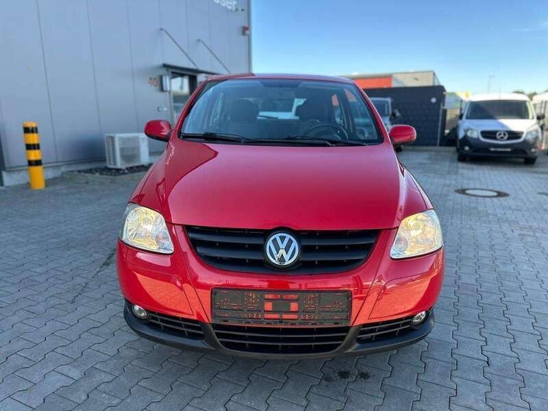 Tornadorot Gebraucht 2005 VW Fox Basis Kleinwagen | 1.800 € (Fairer Preis) - Bild 1/4