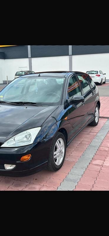 Gebraucht Ford Focus 116 PS (85 kW) 2000 Schwarz Kleinwagen