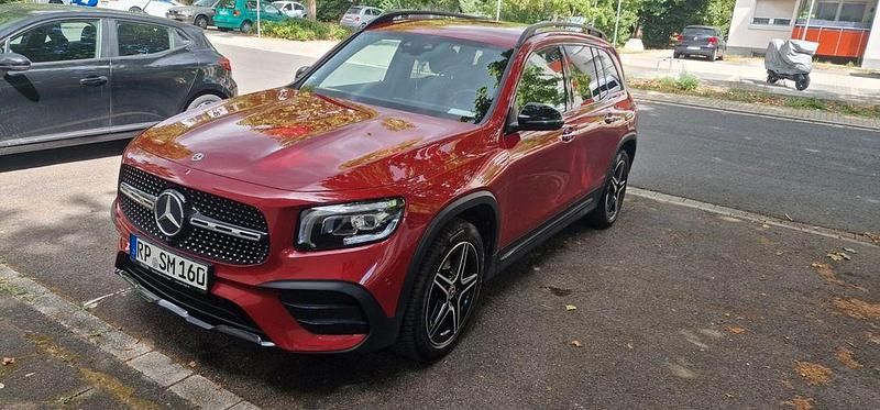 Rot Gebraucht 2021 Mercedes GLB200 AMG SUV | 34.500 € (Etwas zu teuer) - Bild 1/4