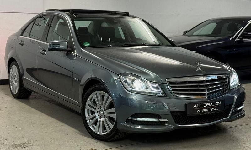Grau Gebraucht 2011 Mercedes C350 Limousine | 19.999 € (Etwas zu teuer) - Bild 1/4