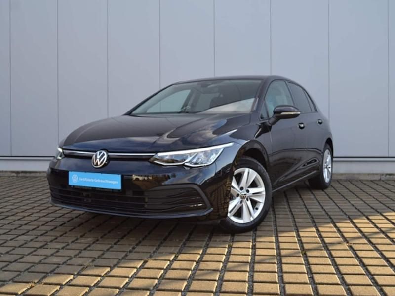 Używany VW Golf VIII Pro 131 KM (96 kW) 2020