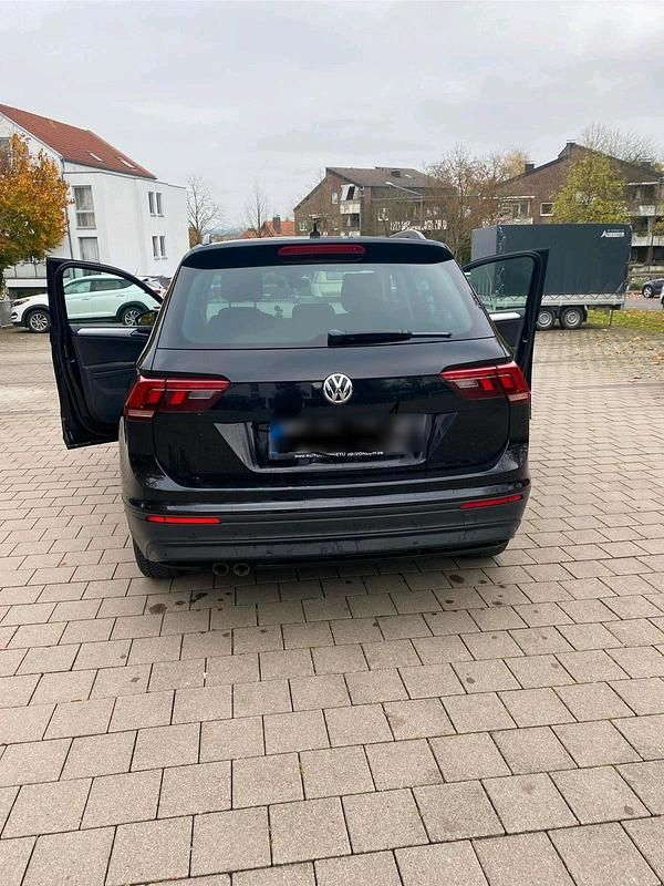 Schwarz Gebraucht 2016 VW Tiguan SUV | 16.000 € (Teuer) - Bild 1/4
