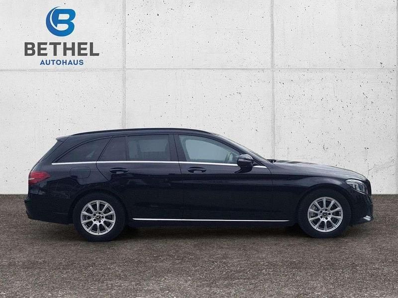 Gebraucht Mercedes C220 194 PS (142 kW) 2021 Schwarz Kombi