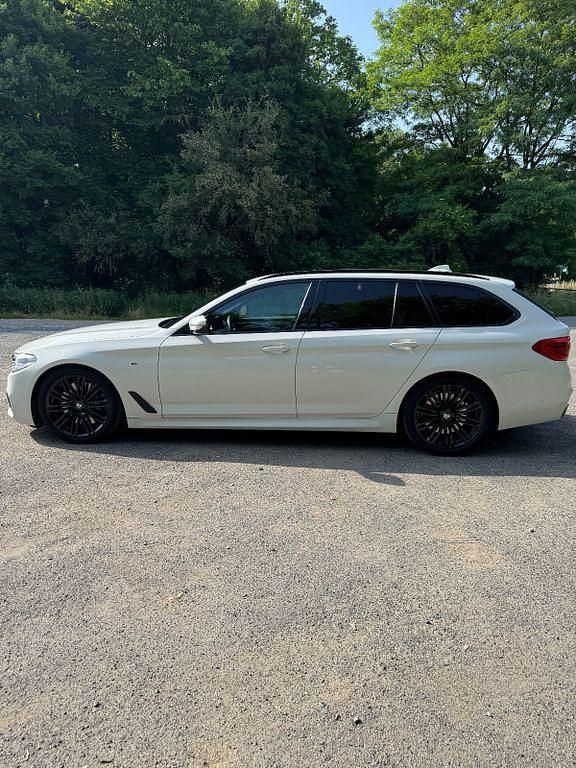 Gebraucht BMW 540 Performance 340 PS (250 kW) 2019 Weiß Kombi