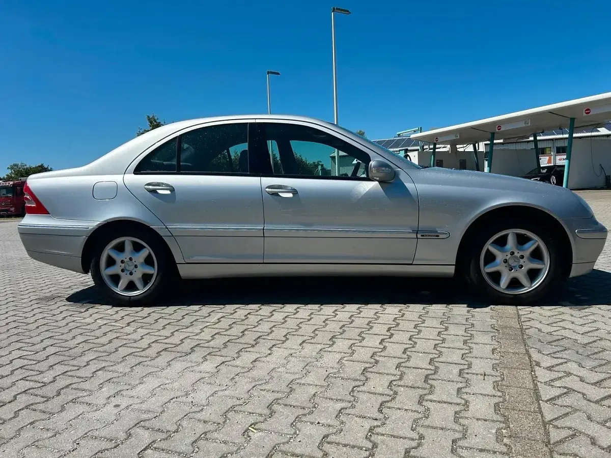 Gebraucht Mercedes C320 218 PS (160 kW) 2000 Silber Limousine