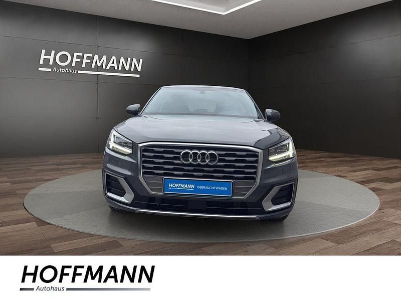 Gebraucht Audi Q2 Comfort 150 PS (110 kW) 2019 Nanograu metallic SUV