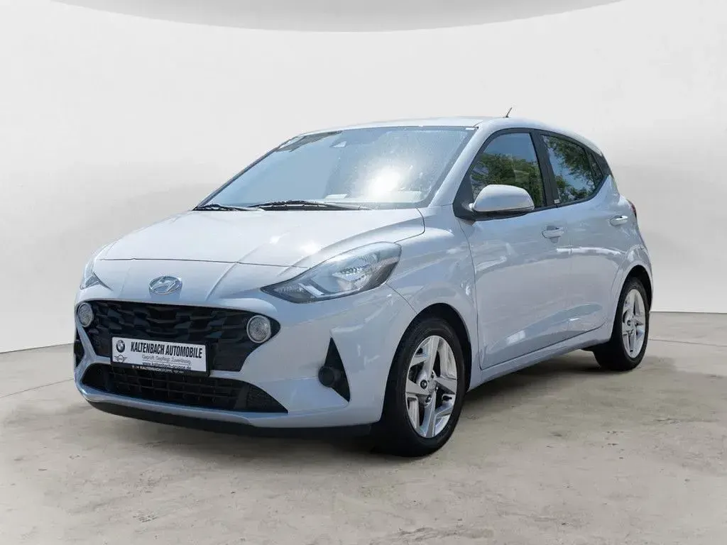 Gebraucht Hyundai i10 Trend 84 PS (61 kW) 2020 Grau Kleinwagen