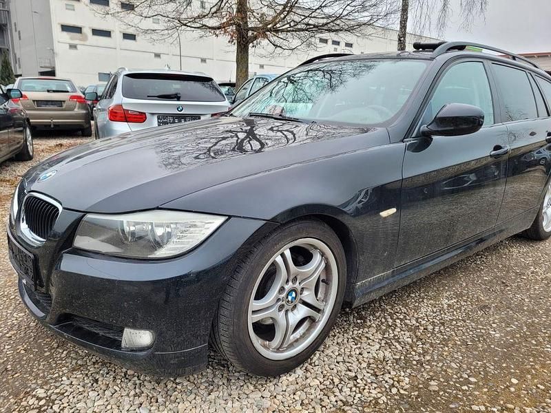Schwarz Gebraucht 2009 BMW 318 Comfort Edition Kombi | 2.190 € (Guter Preis) - Bild 1/4