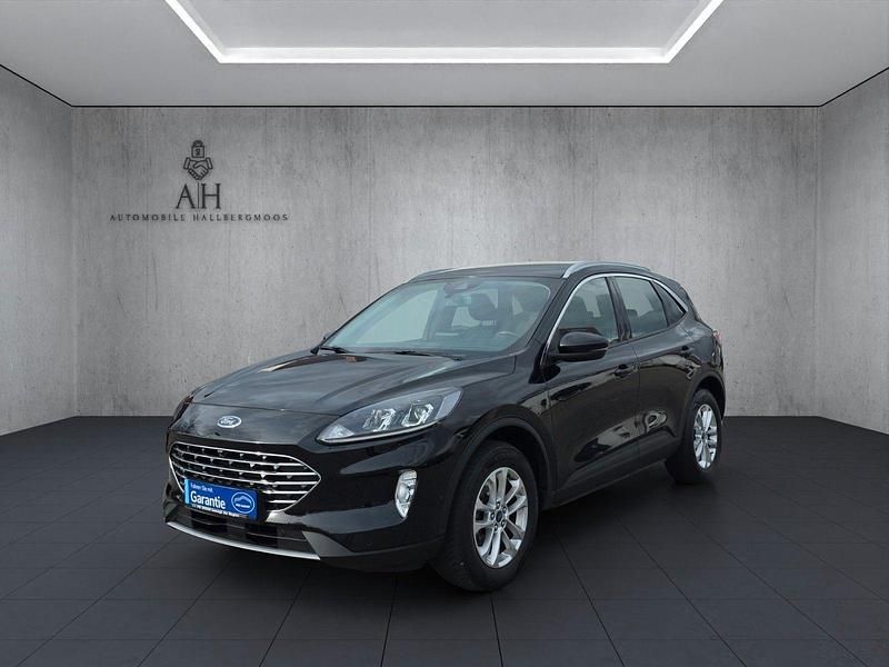 Usado Ford Kuga Titanium 120 HP (88 kW) 2023 Preto SUV