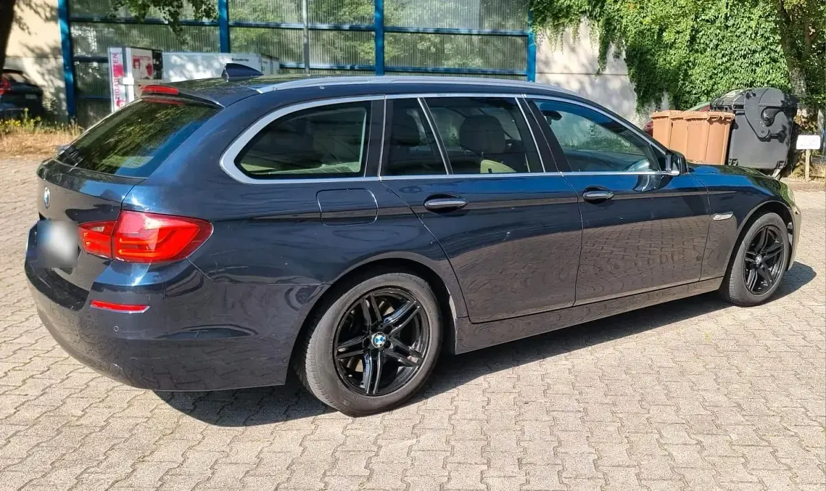 Gebraucht BMW 525 204 PS (150 kW) 2011 Blau Limousine