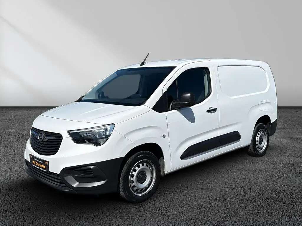 Używany Opel Combo Edition 110 KM (80 kW) 2022 Biały Minivan