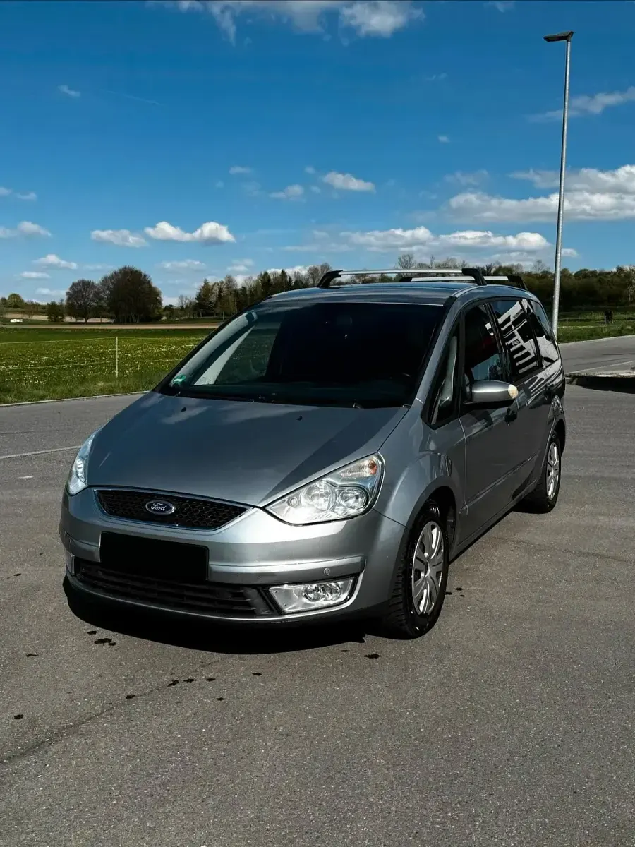Second-hand Ford Galaxy 140 CP (102 kW) 2009 Argintiu Monovolum