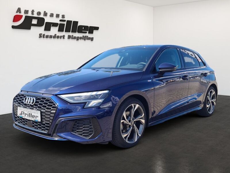 Blau Gebraucht 2022 Audi A3 Sportback S-Line Limousine | 27.400 € (Fairer Preis) - Bild 1/4