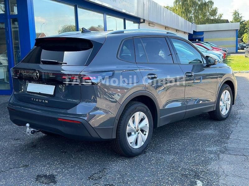 Neu VW Tiguan Pro 150 PS (110 kW) 2025 Grau SUV