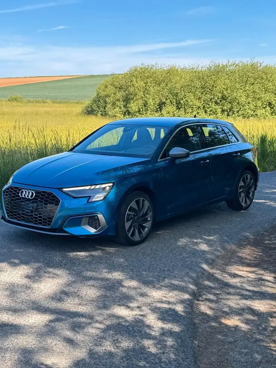 Gebraucht Audi A3 Edition .1 150 PS (110 kW) 2020 Blau Limousine
