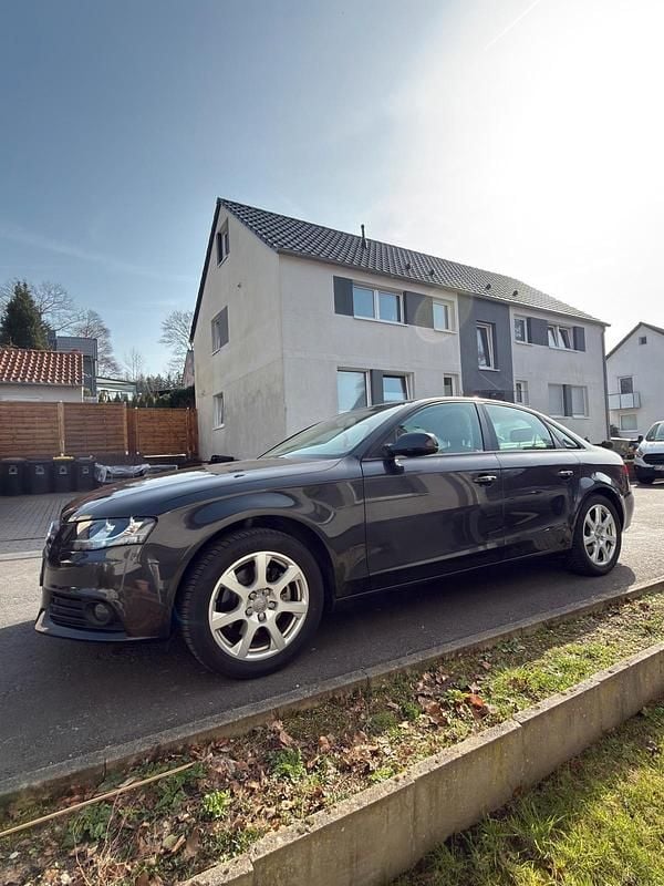 Gebraucht Audi A4 120 PS (88 kW) 2010 Grau Limousine