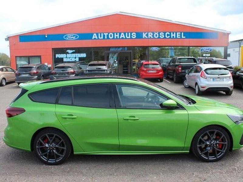Gebraucht Ford Focus ST 280 PS (205 kW) 2023 Grün Limousine