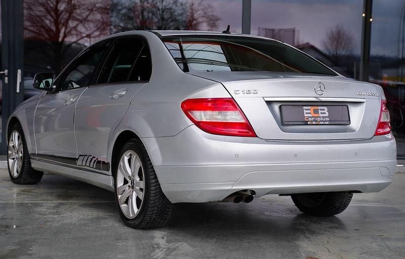 Gebraucht Mercedes C180 156 PS (114 kW) 2010 Silber Limousine