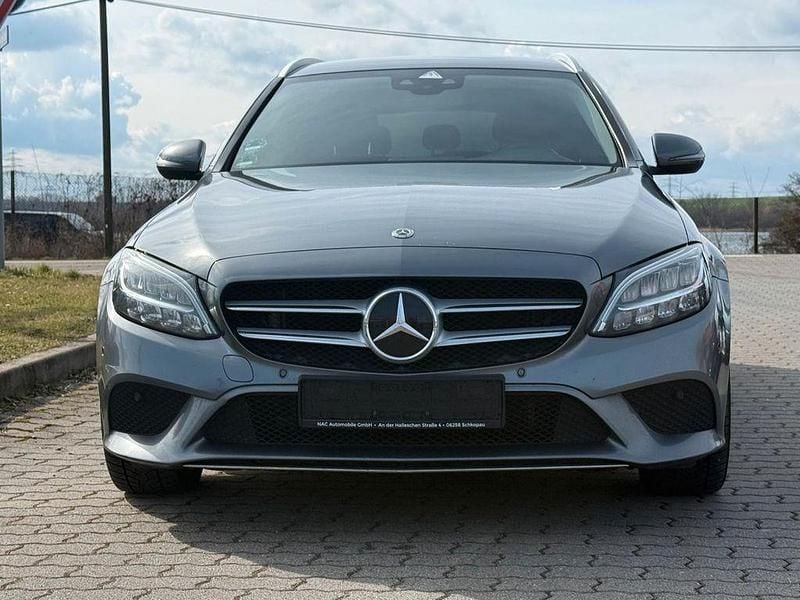 Gebraucht Mercedes C300e 194 PS (142 kW) 2020 Grau Kombi
