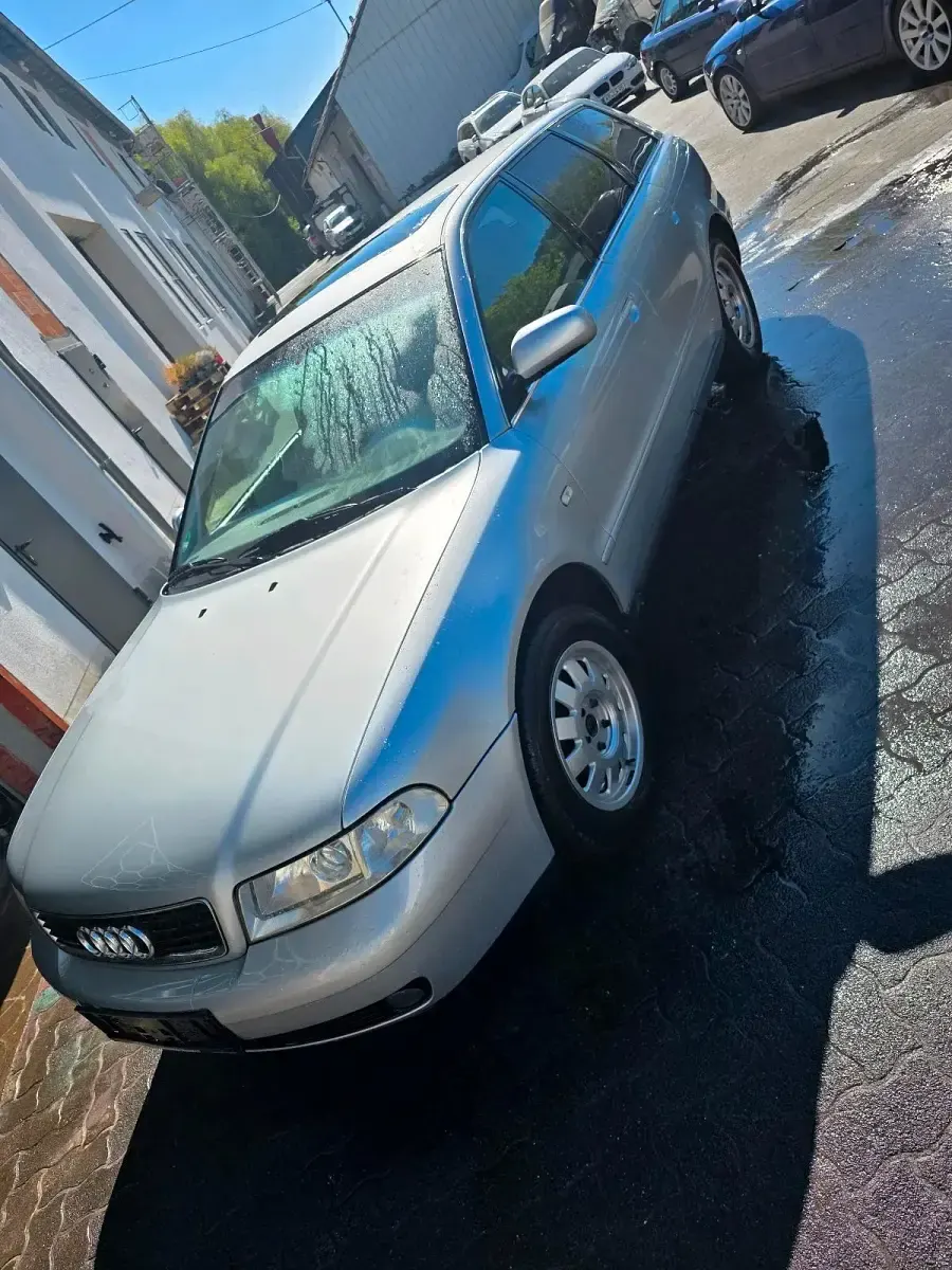 Second-hand Audi A4 165 CP (121 kW) 1998 Argintiu Break