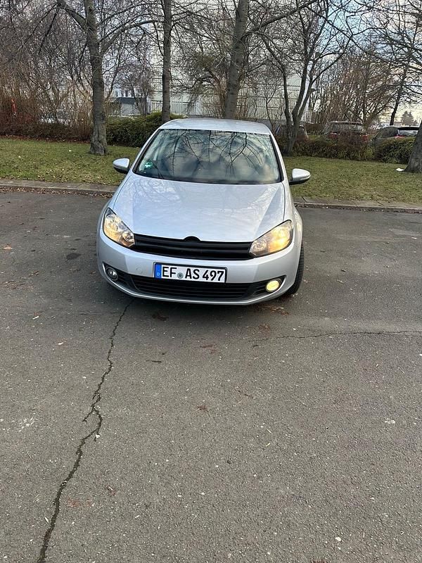 Grau Gebraucht 2011 VW Golf VI Limousine | 3.900 € (Superpreis) - Bild 1/4