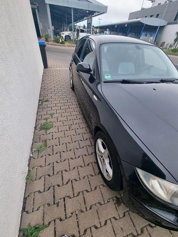 Gebraucht BMW 116 122 PS (89 kW) 2009 Schwarz Kleinwagen