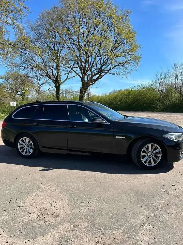 Gebraucht BMW 520 190 PS (139 kW) 2013 Schwarz Kombi