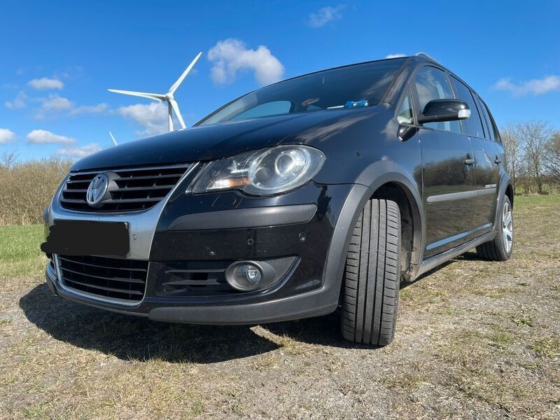 Schwarz Gebraucht 2007 VW Touran Cross Van / Kleinbus | 3.700 € (Etwas zu teuer) - Bild 1/4