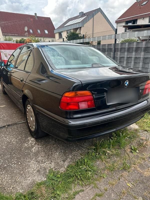 Schwarz Gebraucht 1996 BMW 520 Limousine | 6.000 € (Teuer) - Bild 1/4