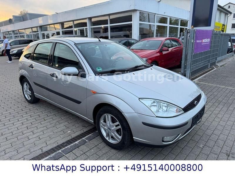 Second-hand Ford Focus Ambiente 101 CP (74 kW) 2003 Argintiu Berlinǎ