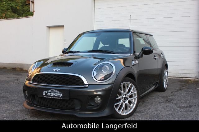 Grau Gebraucht 2011 Mini John Cooper Works Kleinwagen | 10.990 € (Guter Preis) - Bild 1/4