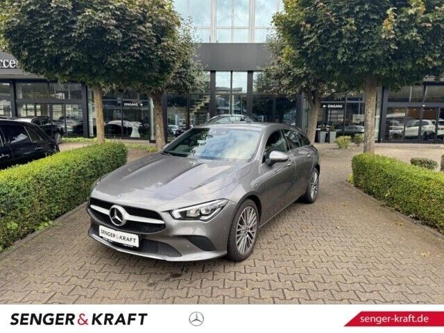 Grau Gebraucht 2023 Mercedes CLA180 Shooting Brake Kombi | 27.598 € (Guter Preis) - Bild 1/4