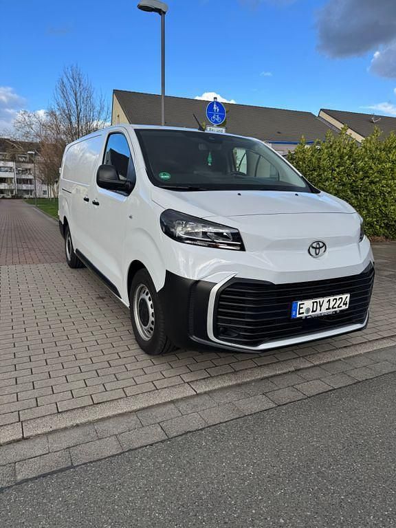 Gebraucht Toyota Proace 144 PS (105 kW) 2024 Weiß Van / Kleinbus
