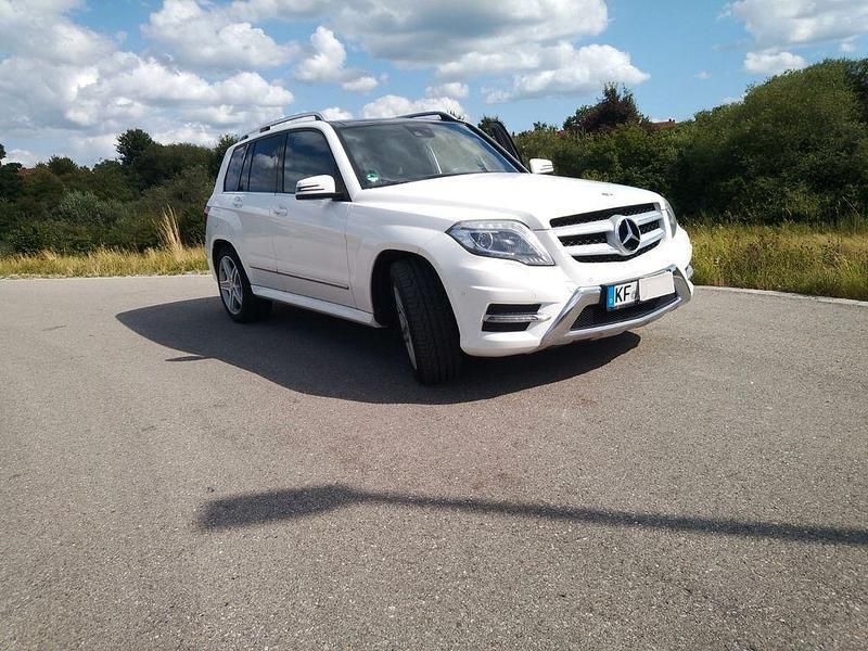 Weiß Gebraucht 2012 Mercedes GLK250 AMG SUV | 16.500 € (Fairer Preis) - Bild 1/4