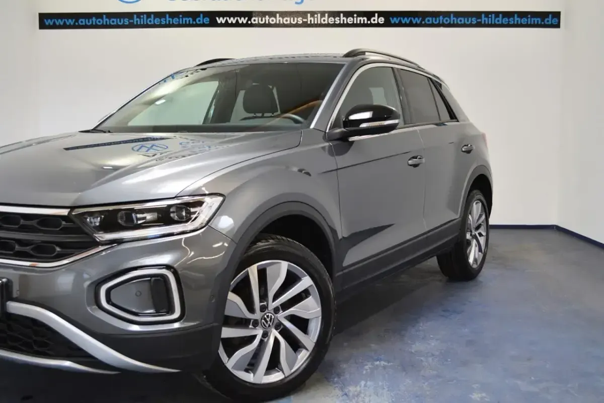 Gebraucht VW T-Roc Goal 150 PS (110 kW) 2024 Grau SUV