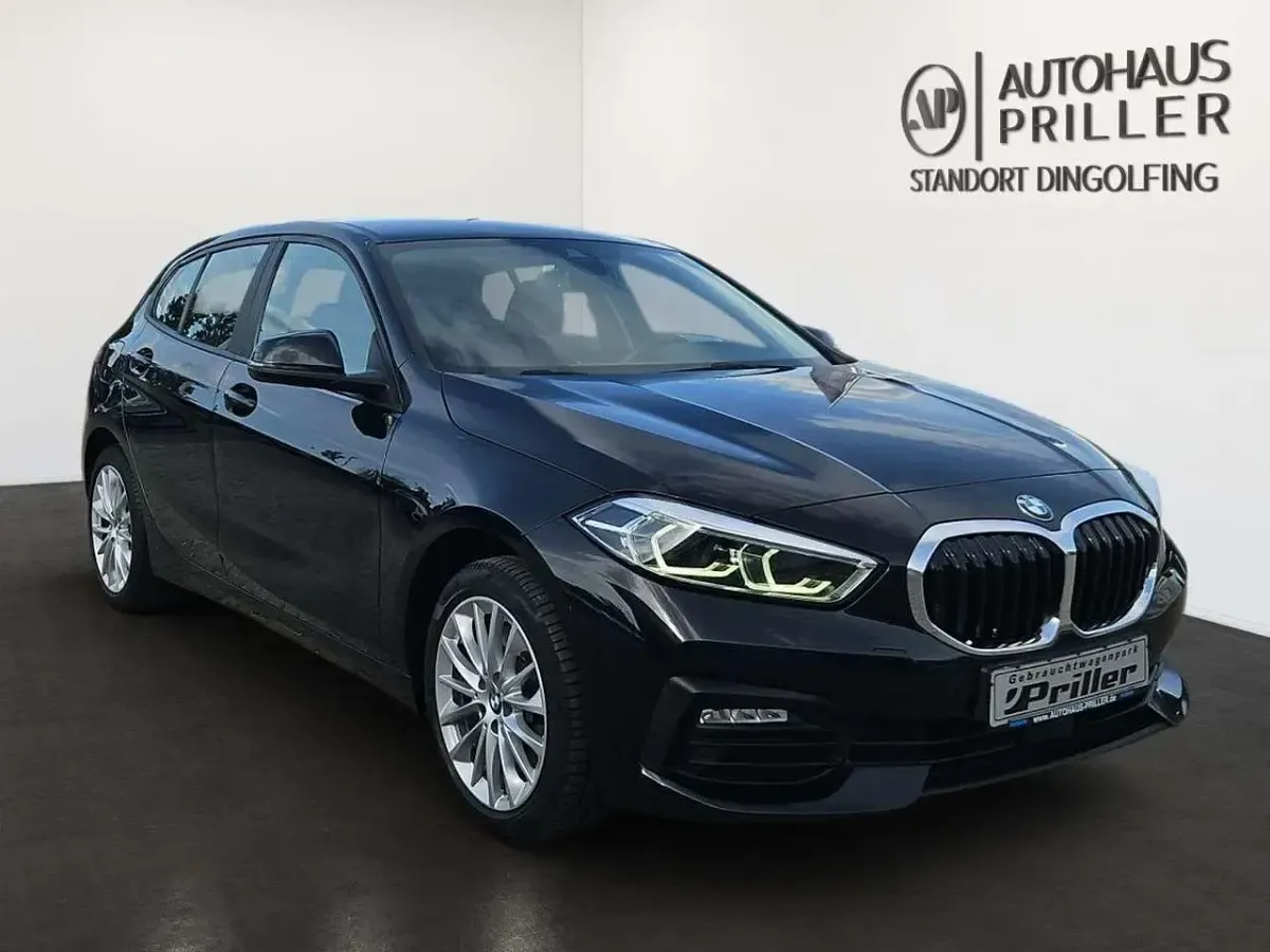 Gebraucht BMW 120 Advantage 190 PS (139 kW) 2022 Schwarz Kleinwagen