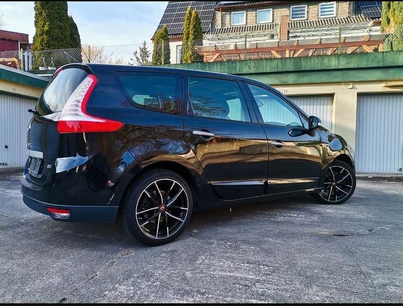Schwarz Gebraucht 2011 Renault Grand Scénic III Bose Edition Van / Kleinbus | 4.350 € (Fairer Preis) - Bild 1/4