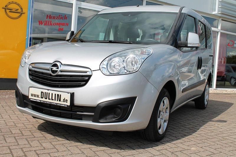 Gebraucht Opel Combo Edition 95 PS (69 kW) 2016 Silber Van / Kleinbus