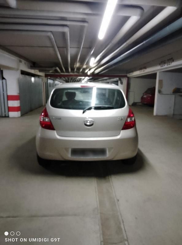 Gebraucht Hyundai i20 77 PS (56 kW) 2011 Gold Kleinwagen