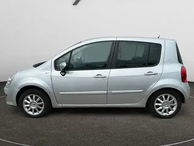 Używany Renault Modus Night&Day 75 KM (55 kW) 2012 Srebrny Minivan