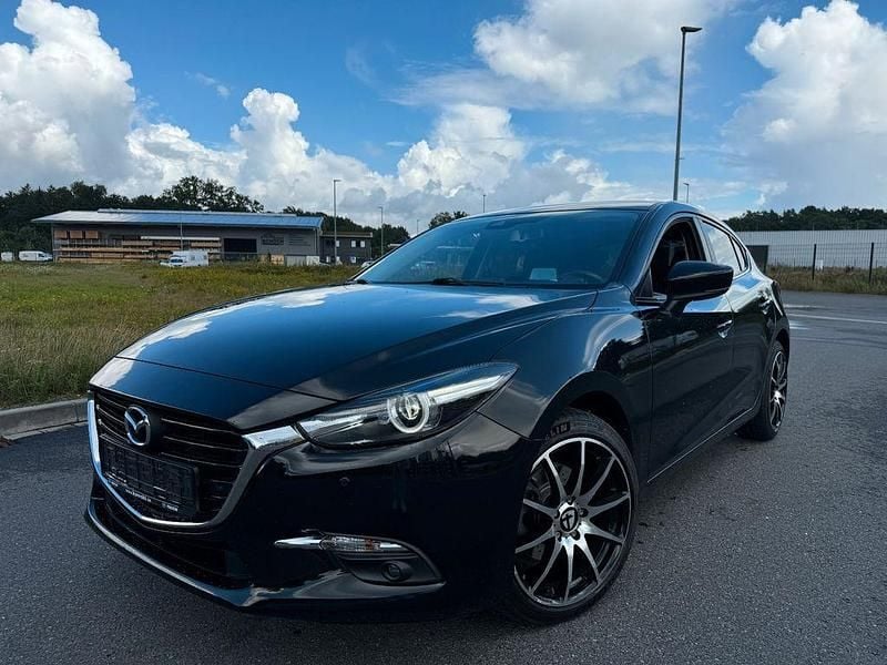 Schwarz Gebraucht 2017 Mazda 3 Sports-Line Limousine | 12.490 € (Fairer Preis) - Bild 1/4