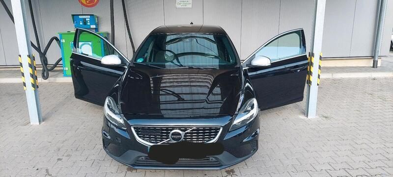 Schwarz Gebraucht 2016 Volvo V40 R-Design Kombi | 10.500 € (Fairer Preis) - Bild 1/4