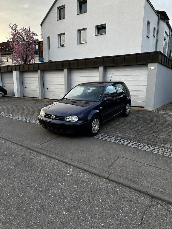Gebraucht VW Golf IV 101 PS (74 kW) 2002 Blau Limousine