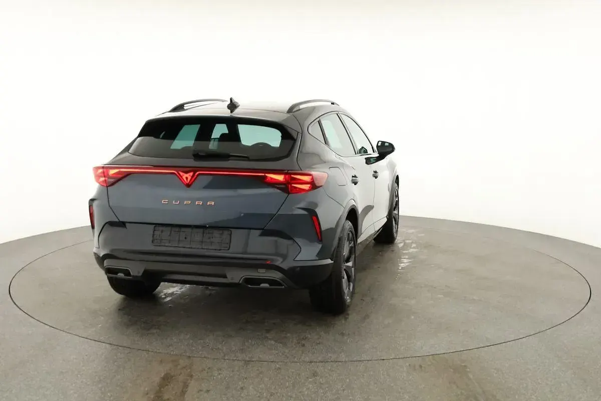 Neu Cupra Formentor 150 PS (110 kW) 2026 Magnetic grau metallic SUV