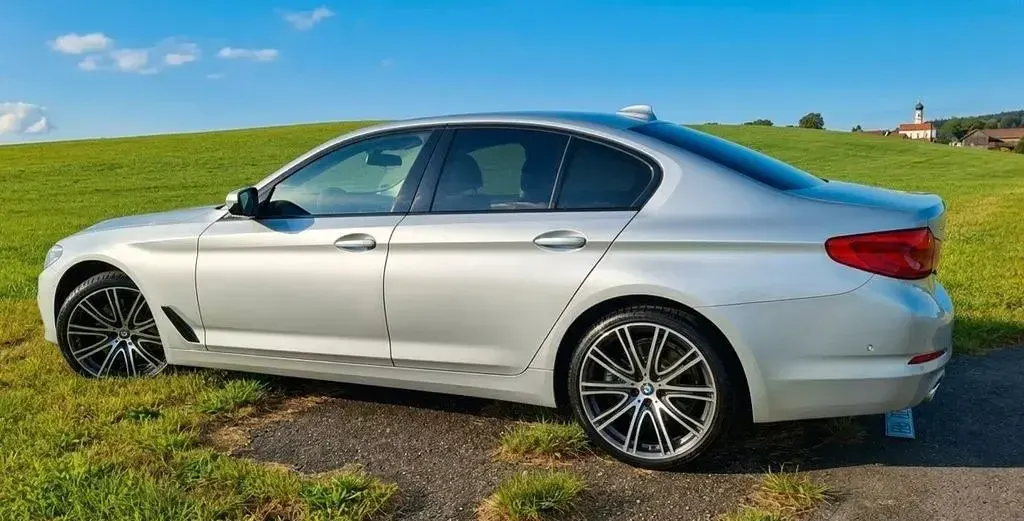 Gebraucht BMW 530 252 PS (185 kW) 2019 Silber Limousine
