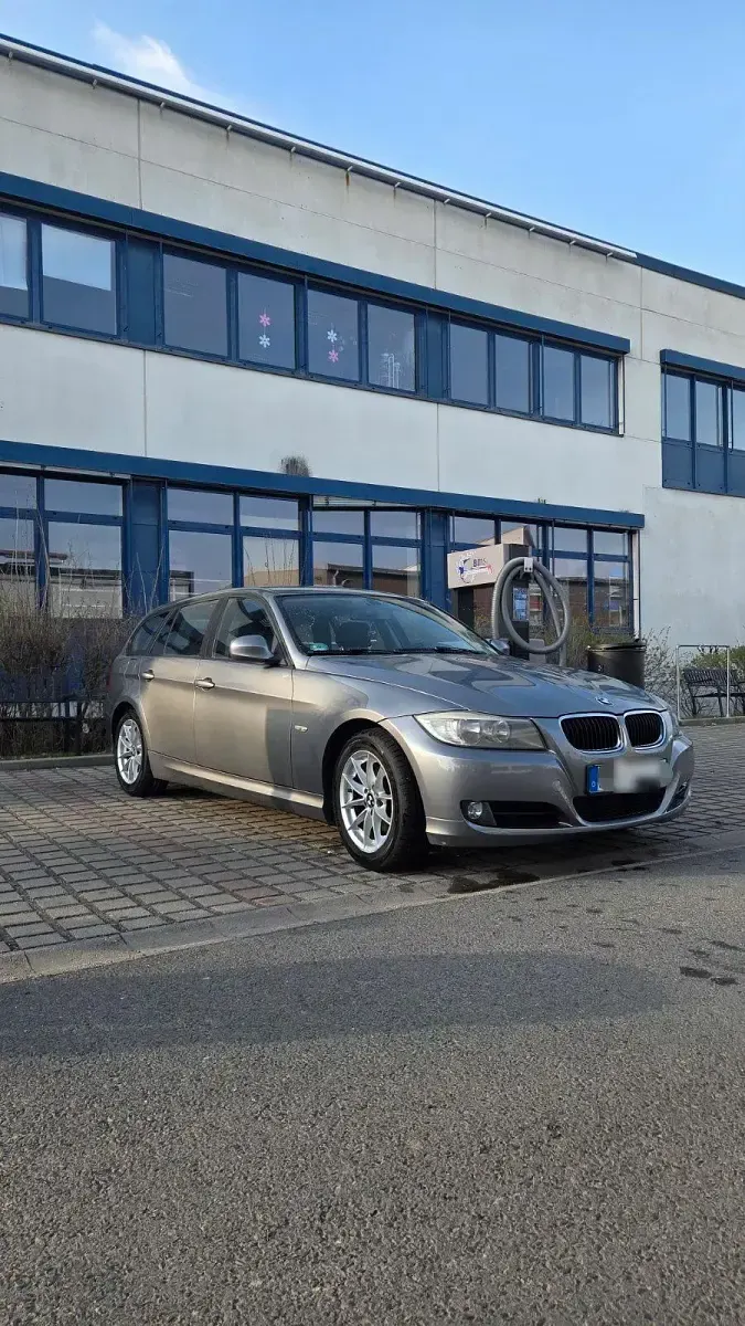 Gebraucht BMW 320 184 PS (135 kW) 2011 Silber Kombi