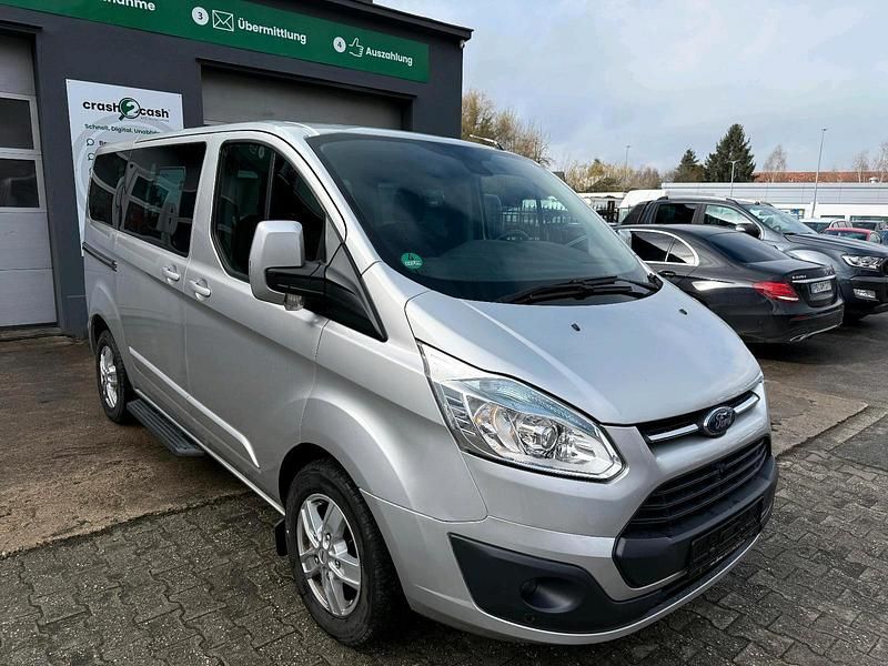 Gebraucht Ford Tourneo 155 PS (114 kW) 2016 Silber Van / Kleinbus