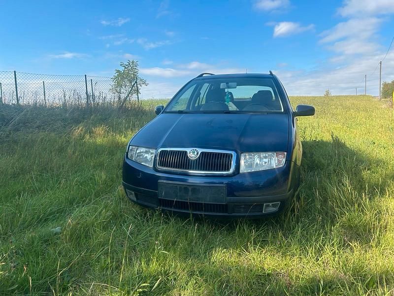 Blau Gebraucht 2001 Skoda Fabia Kombi | 999 € (Fairer Preis) - Bild 1/4